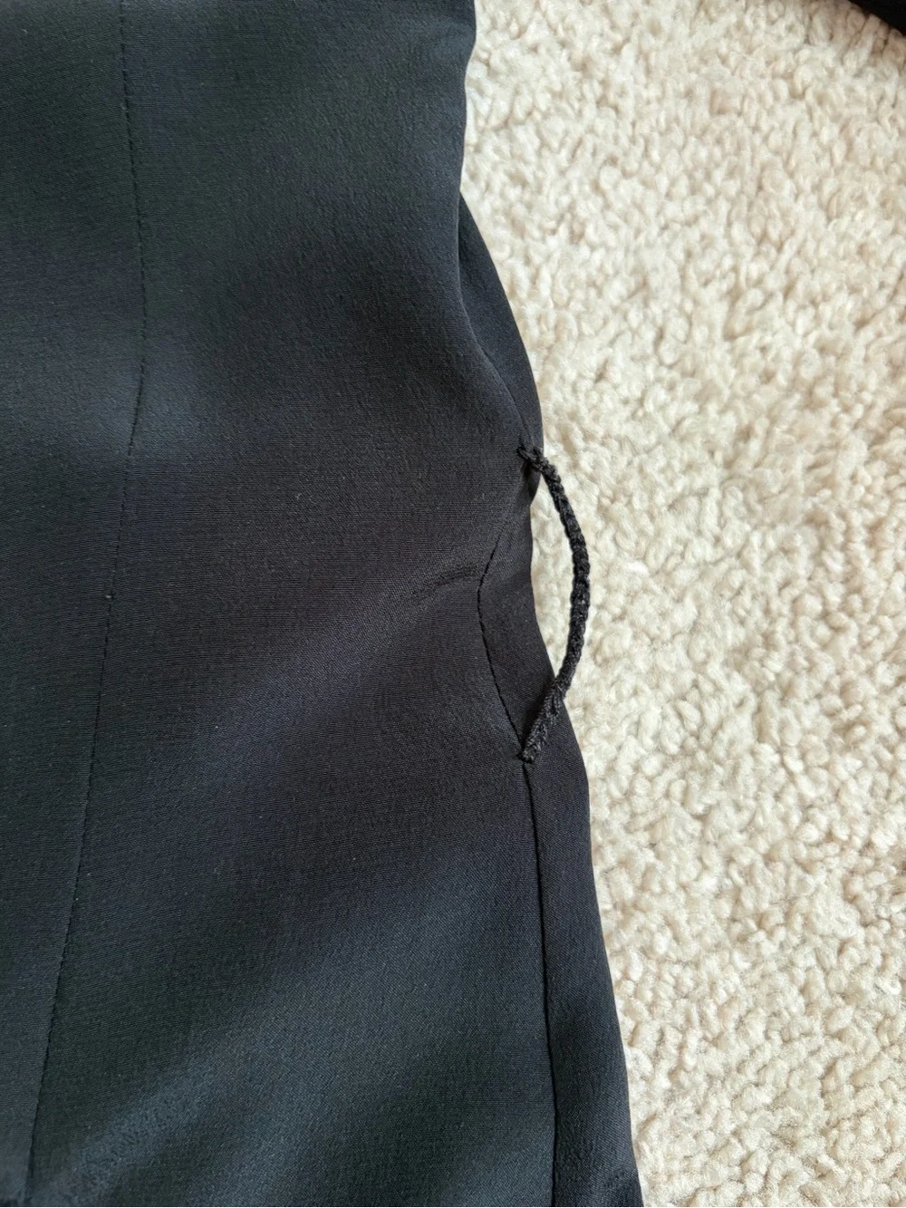 Tory Burch 100% Silk Black Dress‎ Long Sleeve Keyhole Neckline Belted Size 8